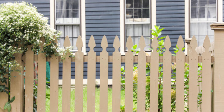 How to Choose the Right Fence for Your Home