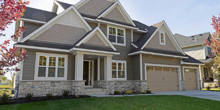 Which Siding Colors Should I Choose for My Home?